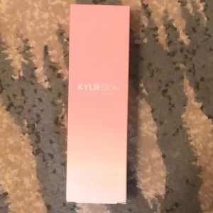 NWT / NEW IN BOX - Kylie Skin Foaming Face Wash
